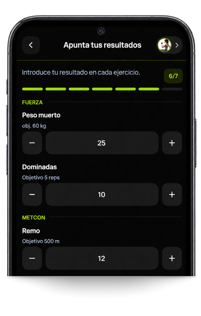 Móvil con la pantalla Apunta tus resultados de BeFitness, que muestra tres ejercicios y sus marcas registradas