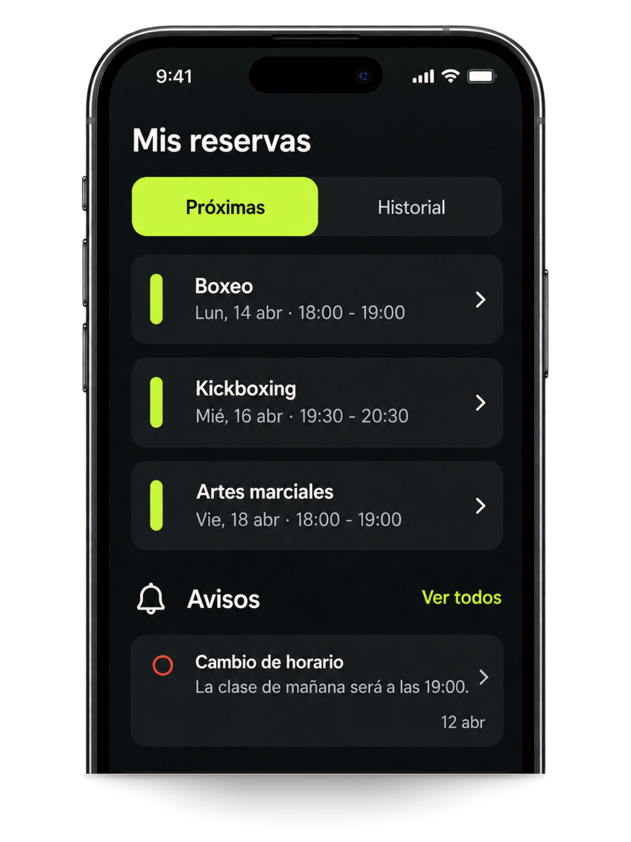 Móvil con la pantalla Mis reservas de BeFitness: próximas clases de boxeo, kickboxing y artes marciales, y un aviso de cambio de horario